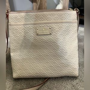 Pebbled Kate Spade crossbody ♠️